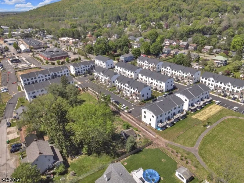 3 Saw Mill Cir Hackettstown Town, NJ 07840