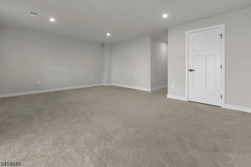 3 Saw Mill Cir Hackettstown Town, NJ 07840