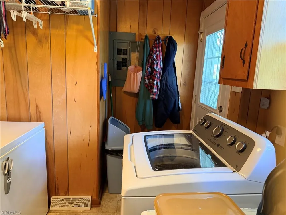 4608 High Point Road Kernersville, NC 27284