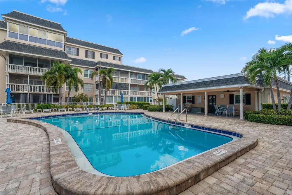 131 BLUFF VIEW DRIVE #106 Belleair Bluffs, FL 33770