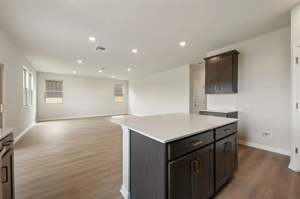 135 Arlington Park Loop Hutto, TX 78634