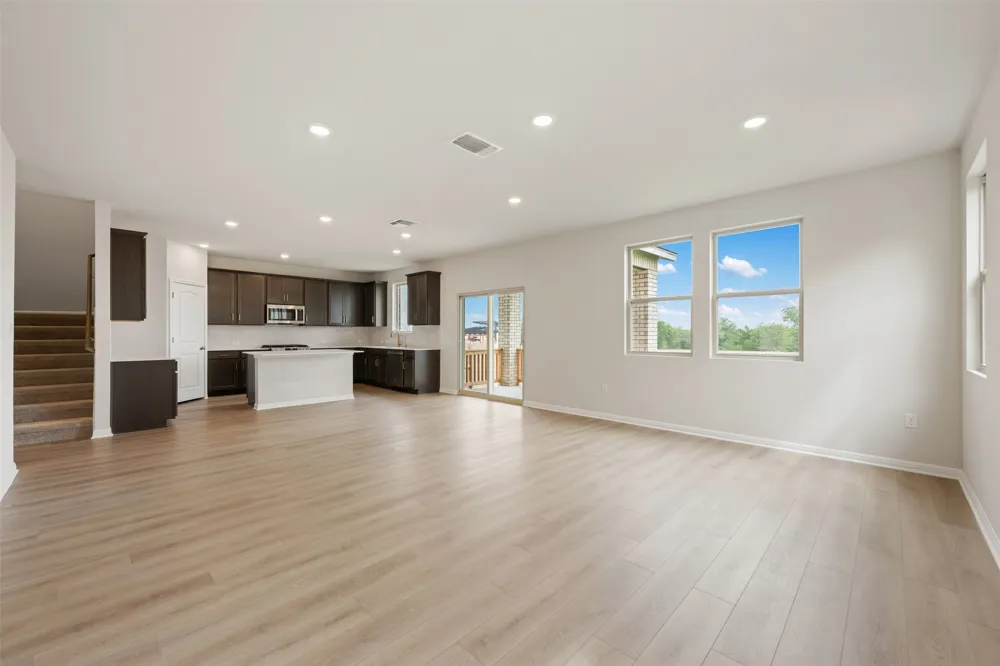 135 Arlington Park Loop Hutto, TX 78634