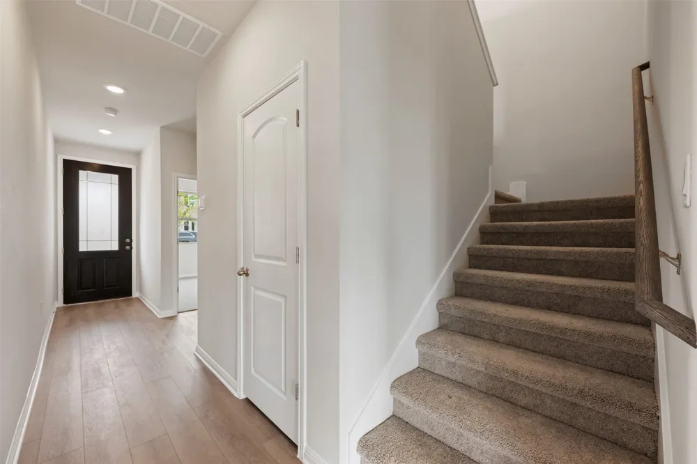 135 Arlington Park Loop Hutto, TX 78634