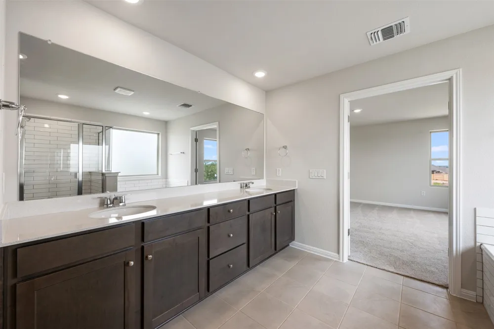 135 Arlington Park Loop Hutto, TX 78634