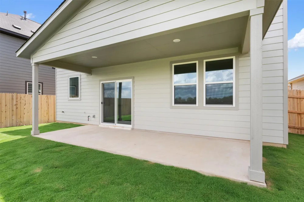 135 Arlington Park Loop Hutto, TX 78634