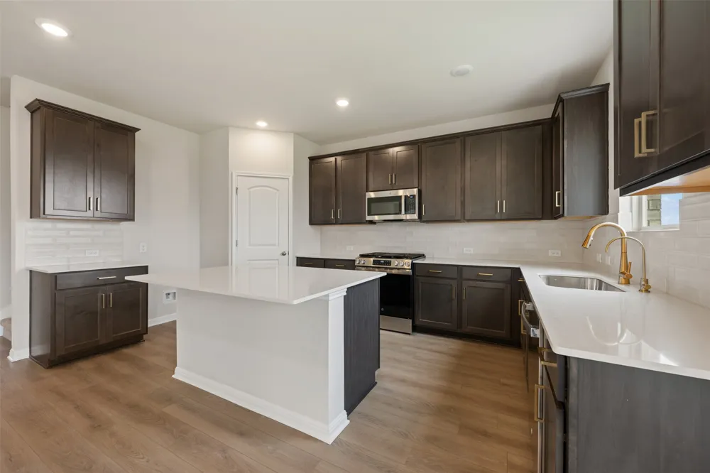 135 Arlington Park Loop Hutto, TX 78634