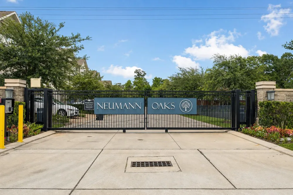 5013 Lehman Oaks Drive Houston, TX 77018