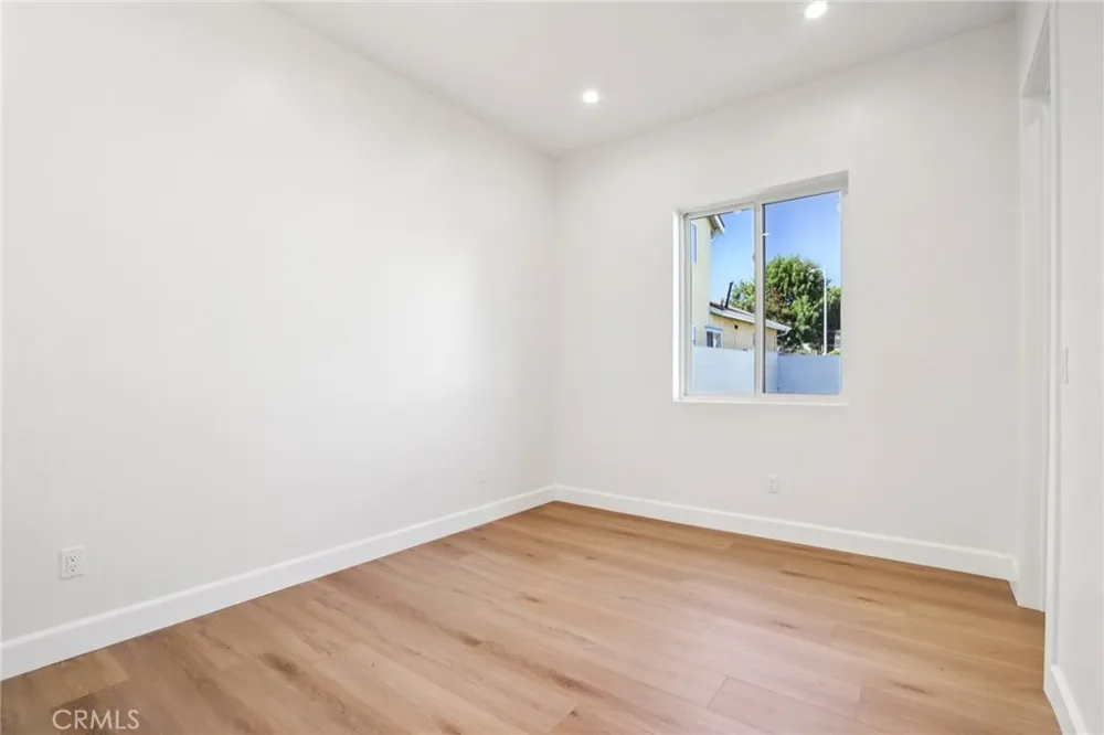 14931 Vose Street Van Nuys, CA 91405