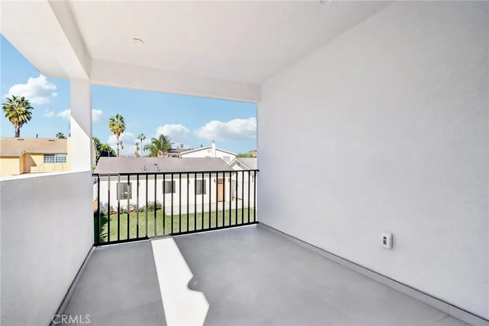 14931 Vose Street Van Nuys, CA 91405