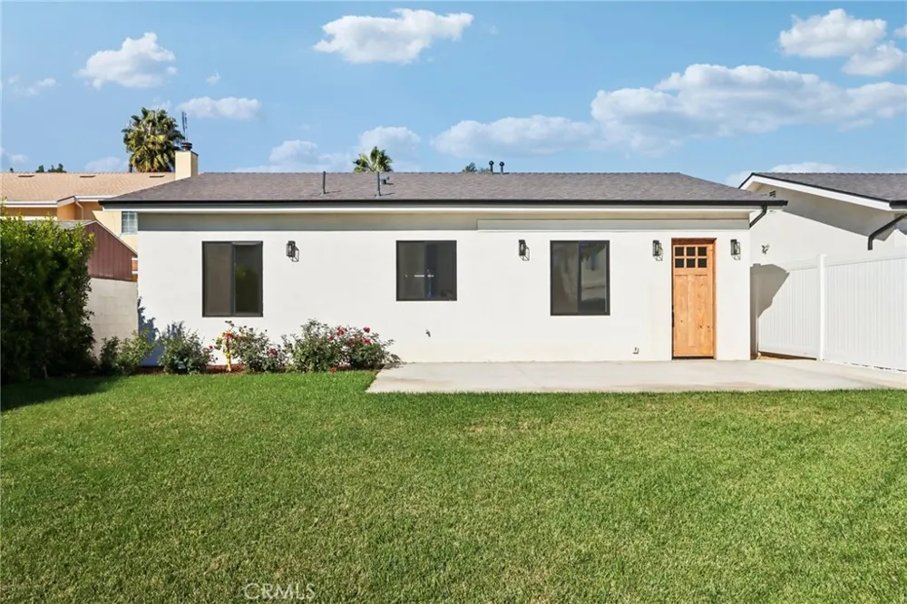 14931 Vose Street Van Nuys, CA 91405