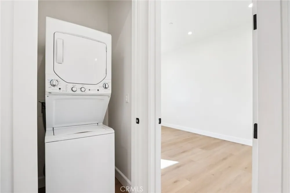 14931 Vose Street Van Nuys, CA 91405