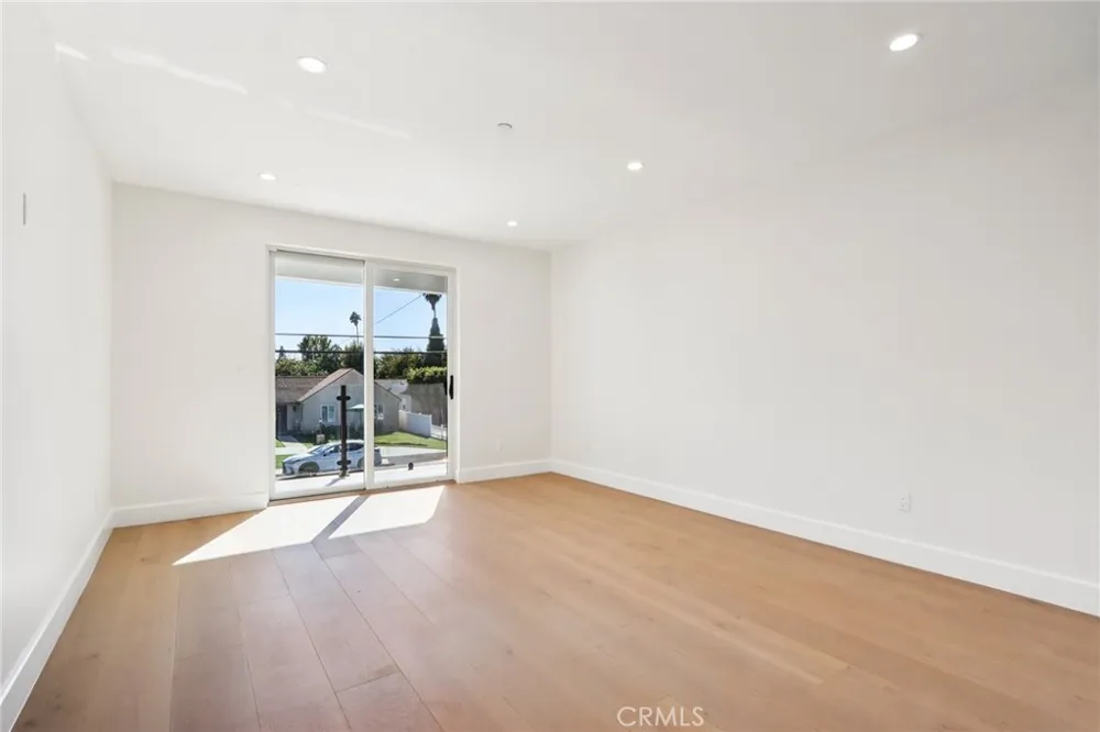 14931 Vose Street Van Nuys, CA 91405