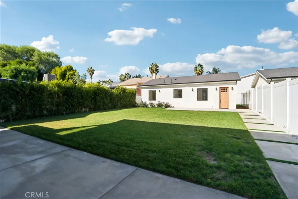14931 Vose Street Van Nuys, CA 91405