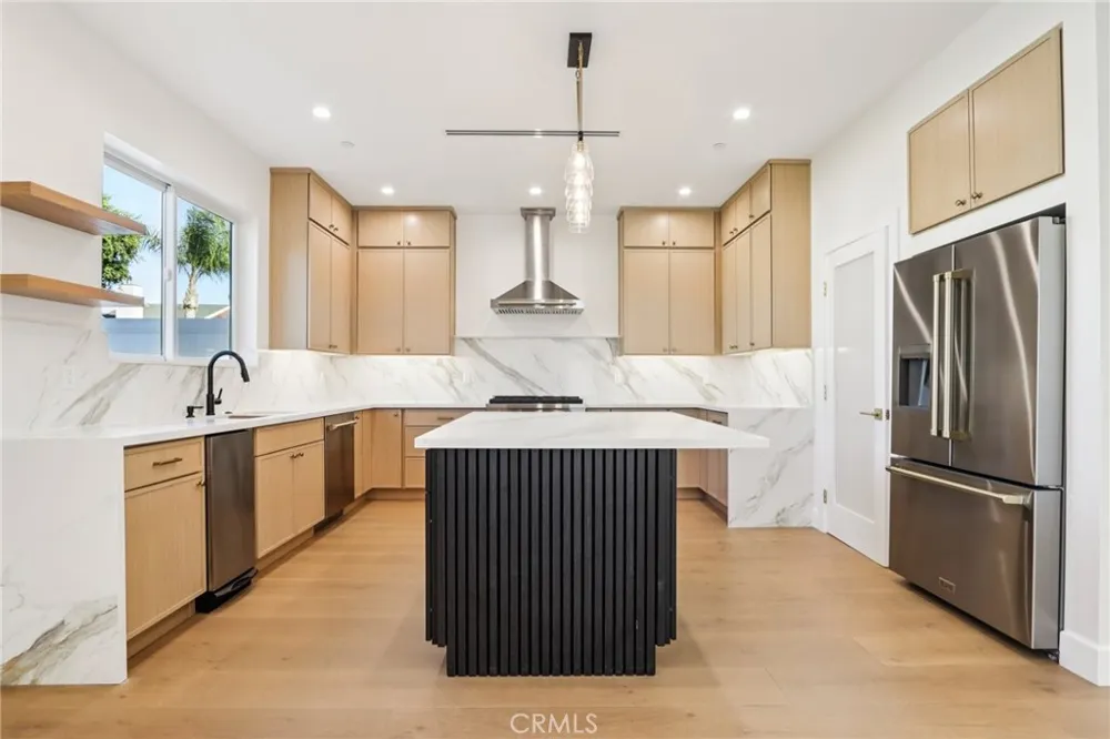 14931 Vose Street Van Nuys, CA 91405