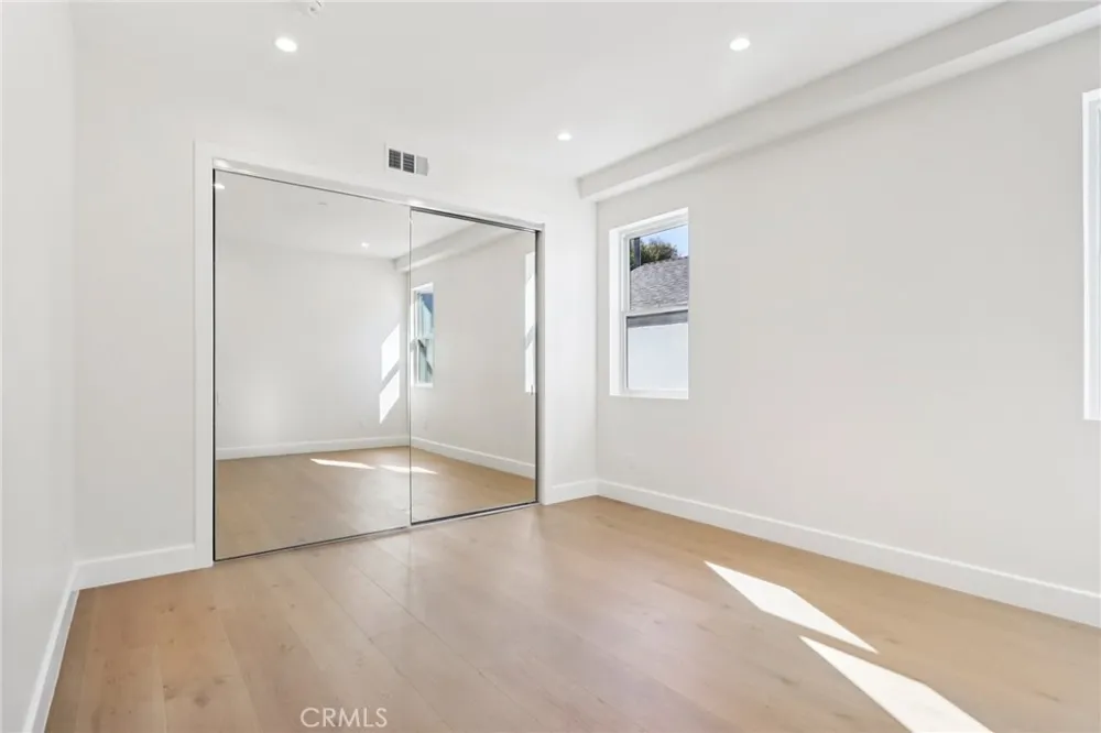 14931 Vose Street Van Nuys, CA 91405