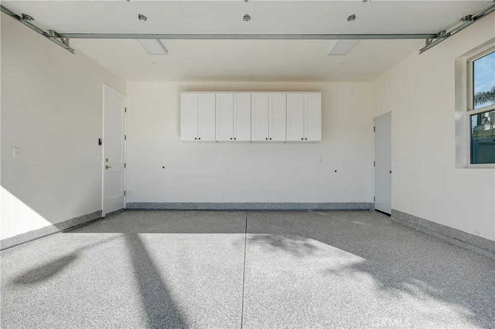 14931 Vose Street Van Nuys, CA 91405