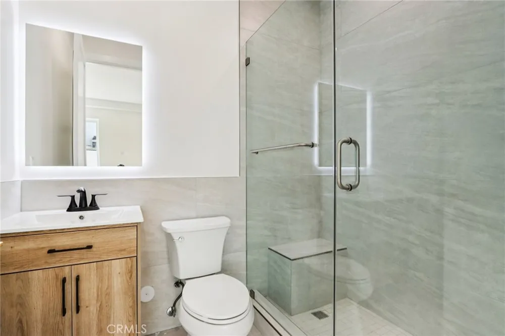14931 Vose Street Van Nuys, CA 91405