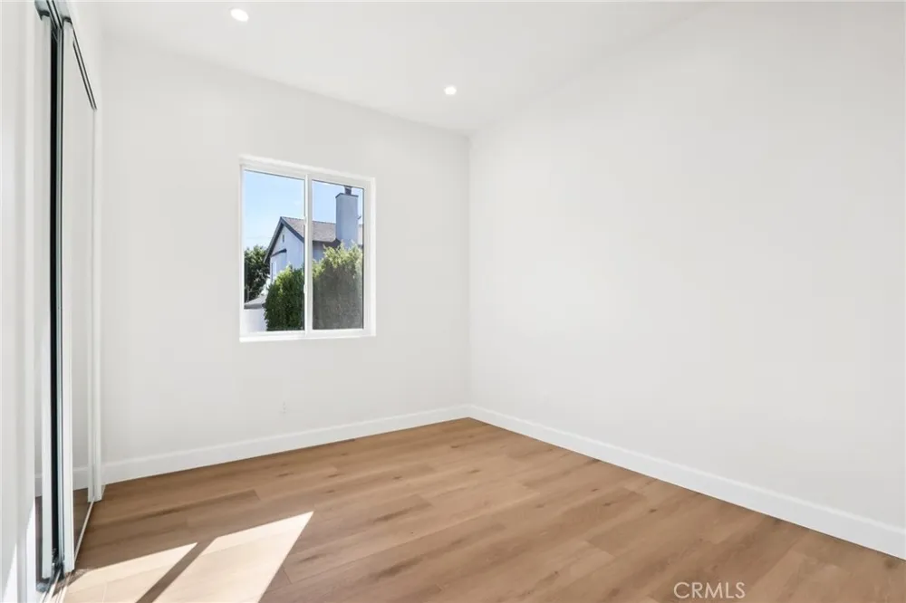 14931 Vose Street Van Nuys, CA 91405