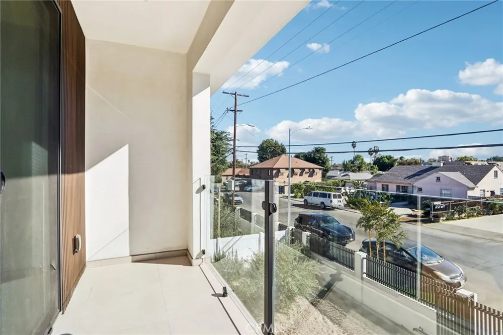 14931 Vose Street Van Nuys, CA 91405