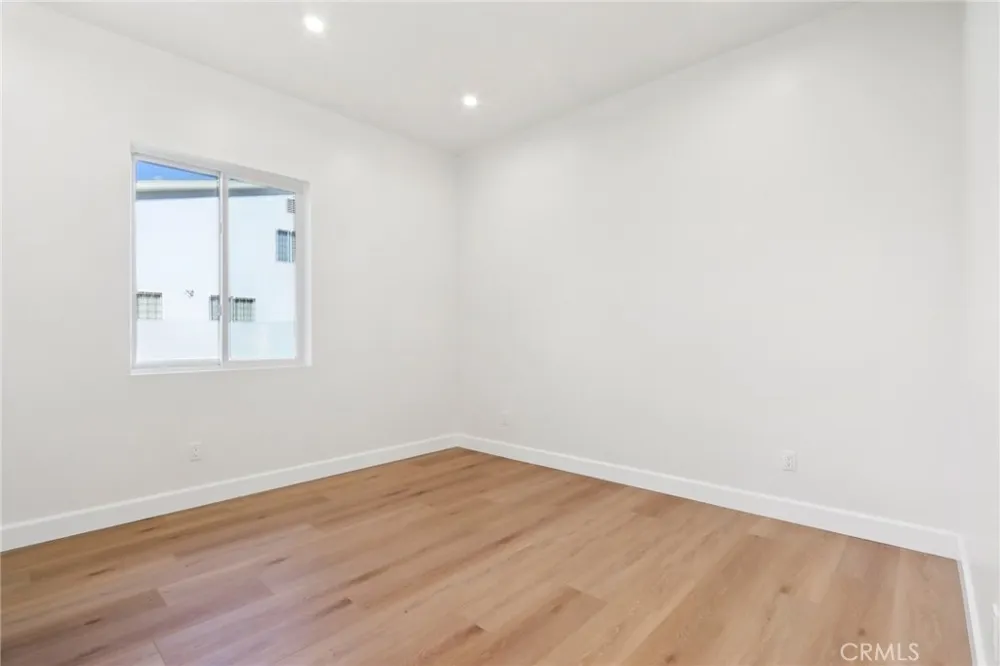 14931 Vose Street Van Nuys, CA 91405