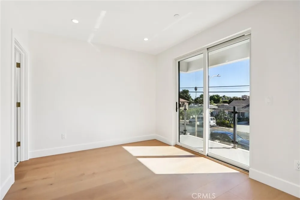 14931 Vose Street Van Nuys, CA 91405