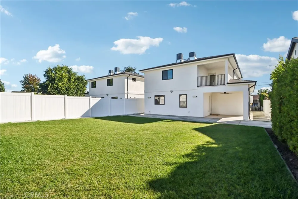 14931 Vose Street Van Nuys, CA 91405