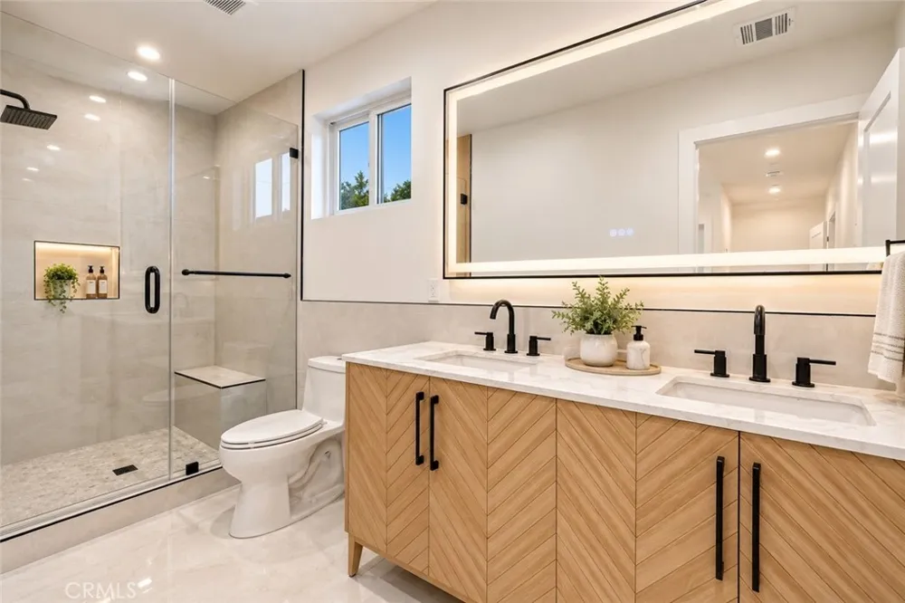 14931 Vose Street Van Nuys, CA 91405