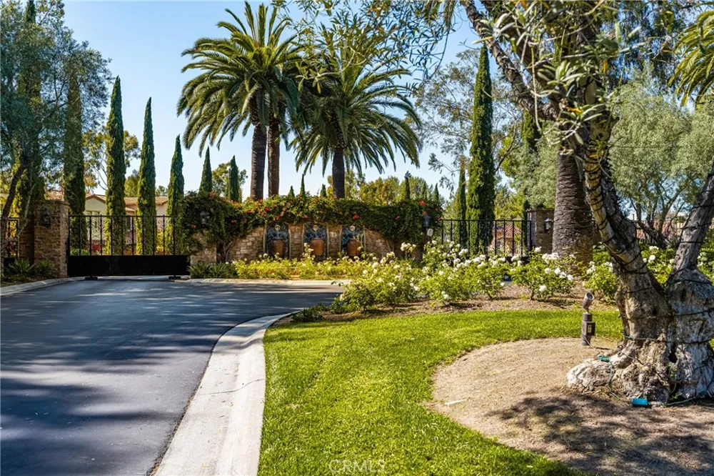 34 Talmont Newport Coast, CA 92657