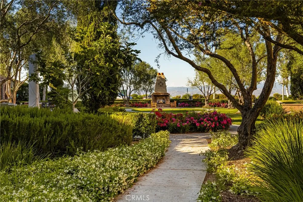 34 Talmont Newport Coast, CA 92657