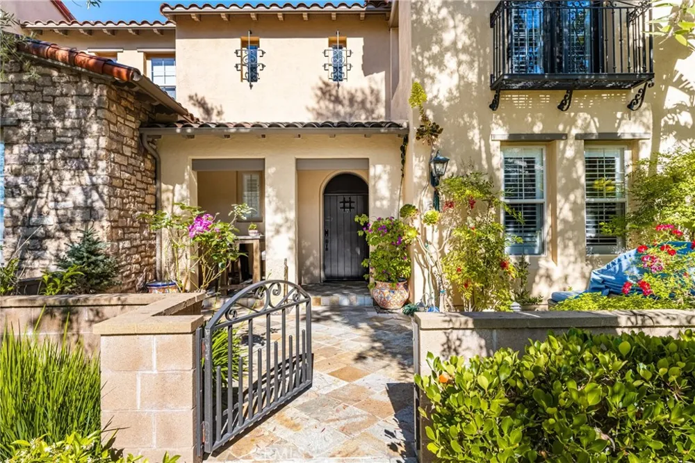 34 Talmont Newport Coast, CA 92657