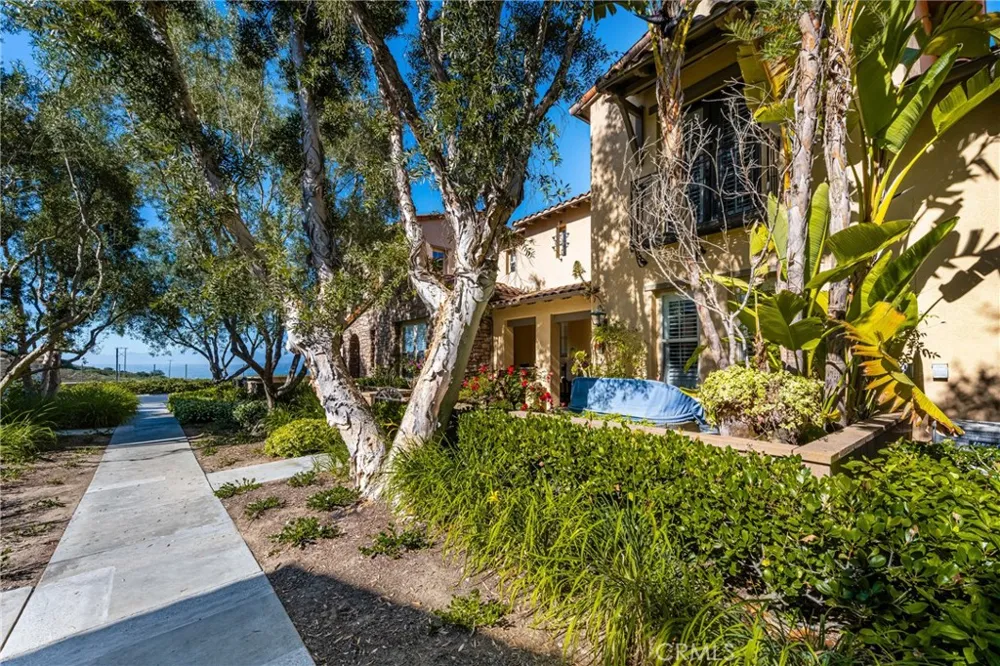 34 Talmont Newport Coast, CA 92657