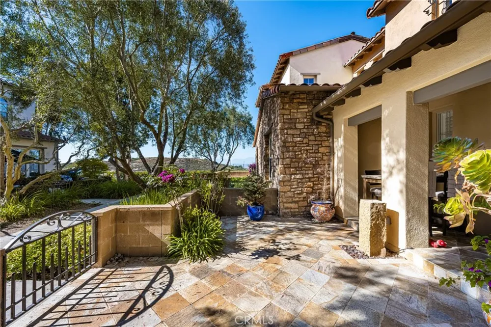 34 Talmont Newport Coast, CA 92657