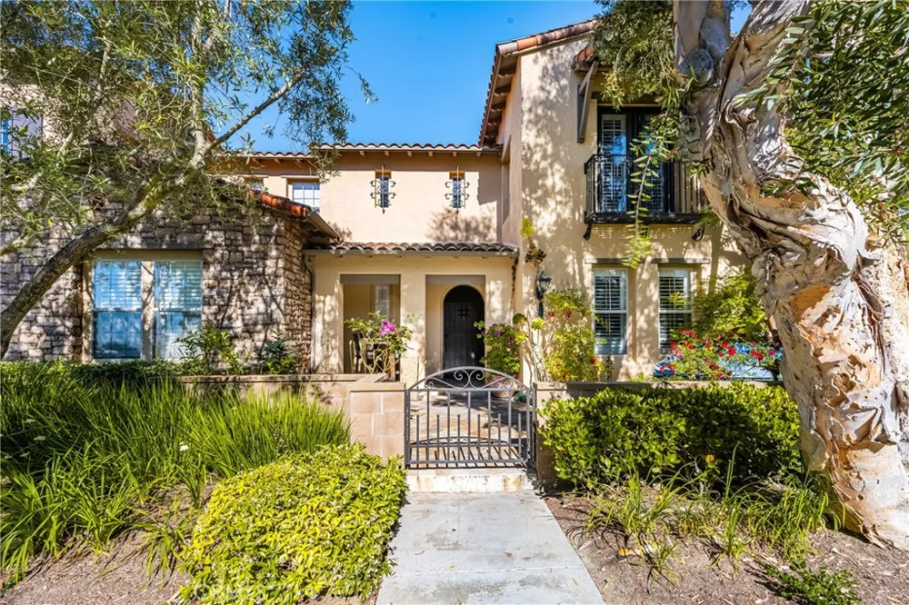 34 Talmont Newport Coast, CA 92657