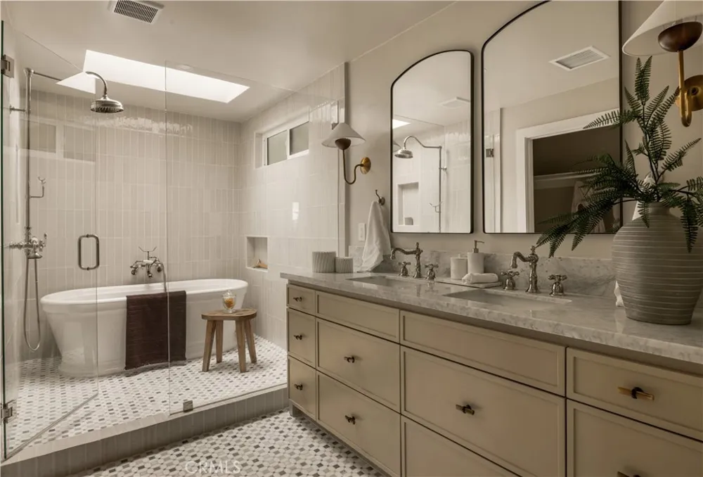 1818 Samar Costa Mesa, CA 92626