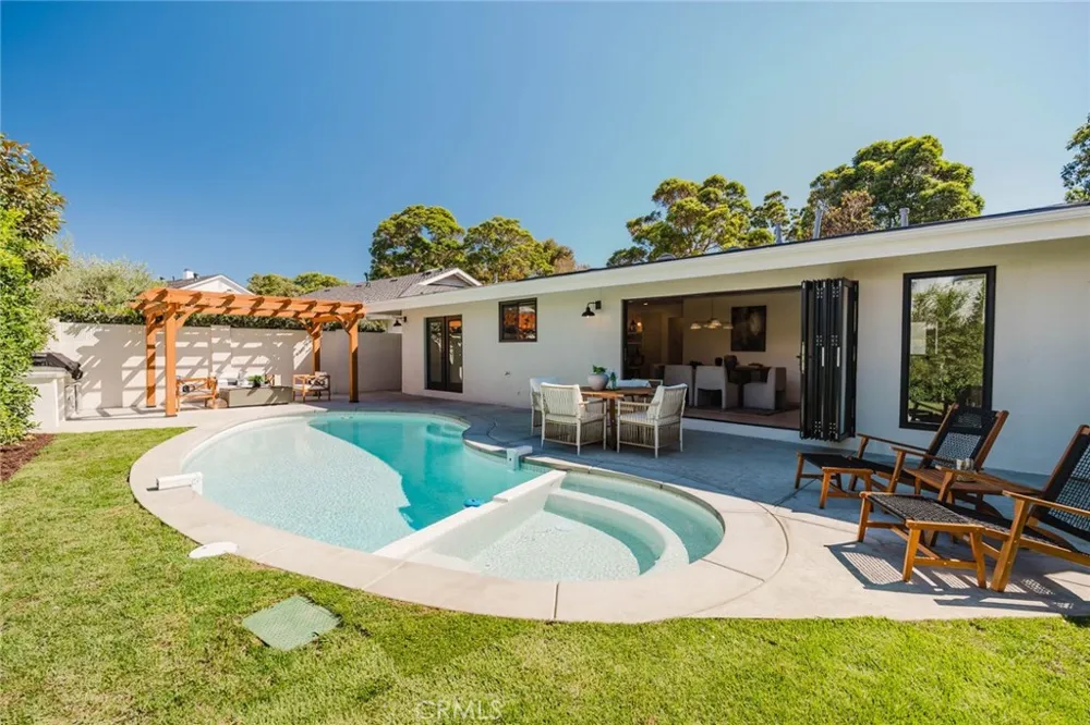 1818 Samar Costa Mesa, CA 92626