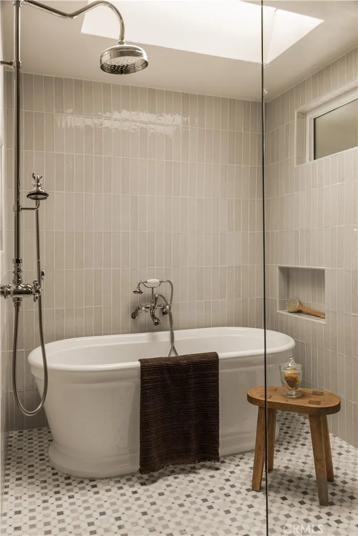 1818 Samar Costa Mesa, CA 92626