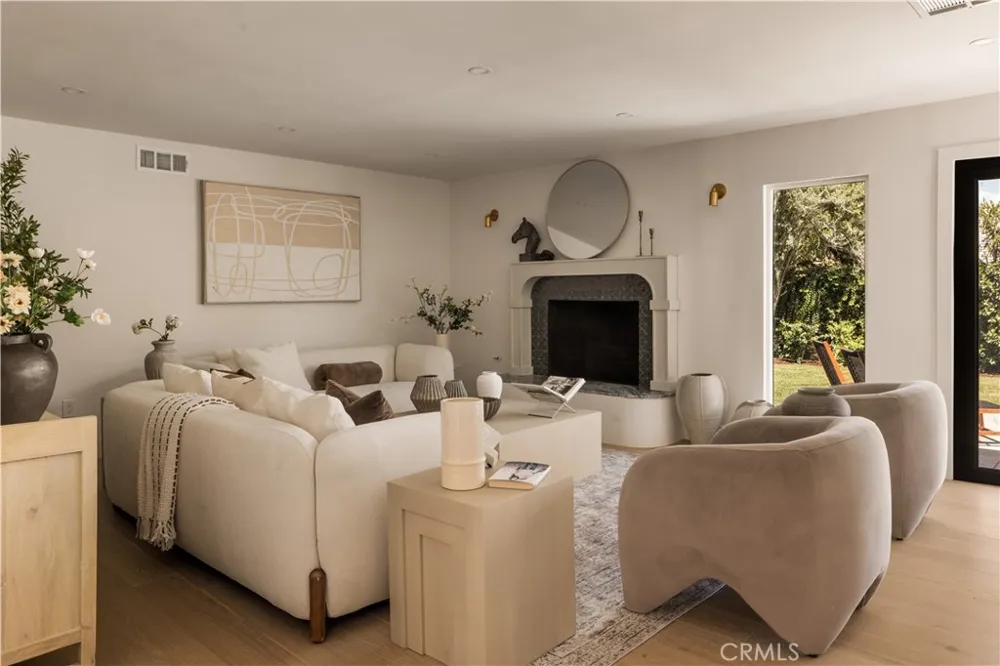 1818 Samar Costa Mesa, CA 92626