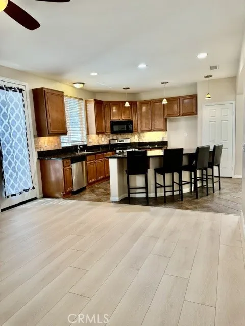 1379 Valley Rose Way Beaumont, CA 92223
