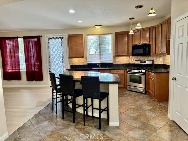 1379 Valley Rose Way Beaumont, CA 92223