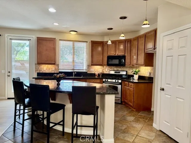 1379 Valley Rose Way Beaumont, CA 92223