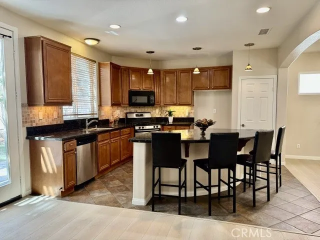 1379 Valley Rose Way Beaumont, CA 92223