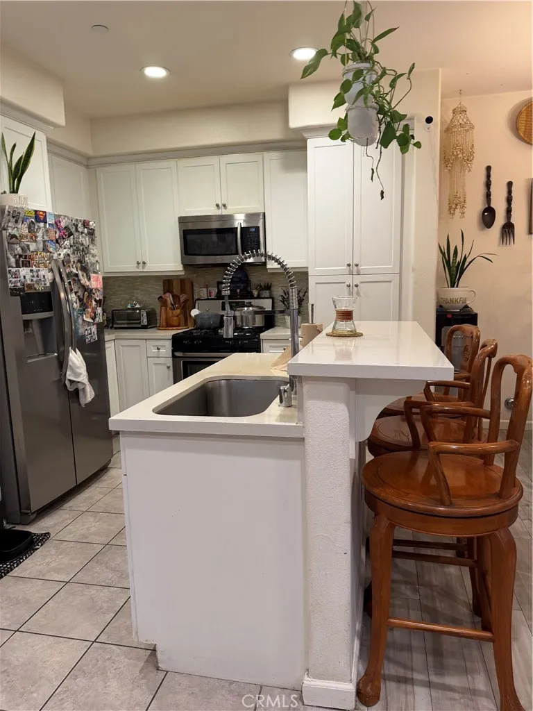 10349 Diamond Way Pacoima, CA 91331
