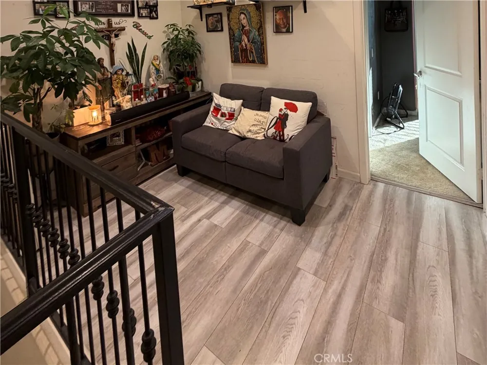 10349 Diamond Way Pacoima, CA 91331