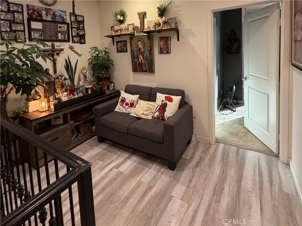 10349 Diamond Way Pacoima, CA 91331
