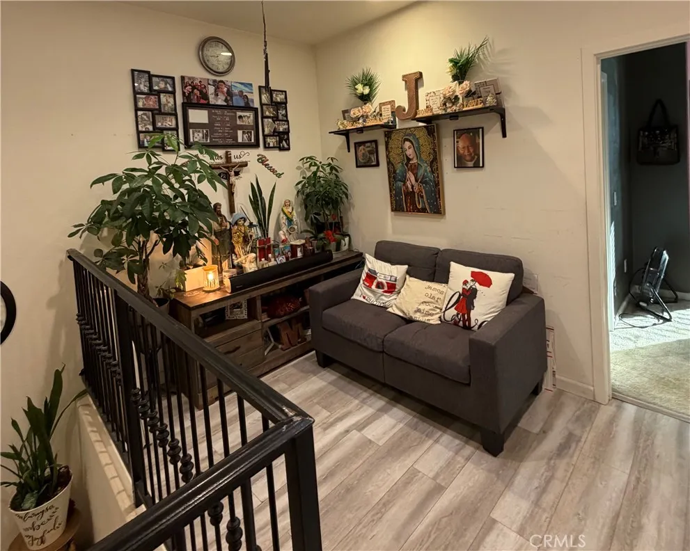 10349 Diamond Way Pacoima, CA 91331