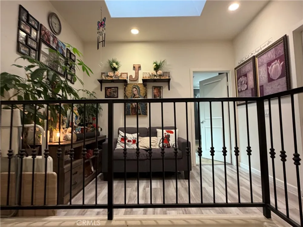 10349 Diamond Way Pacoima, CA 91331