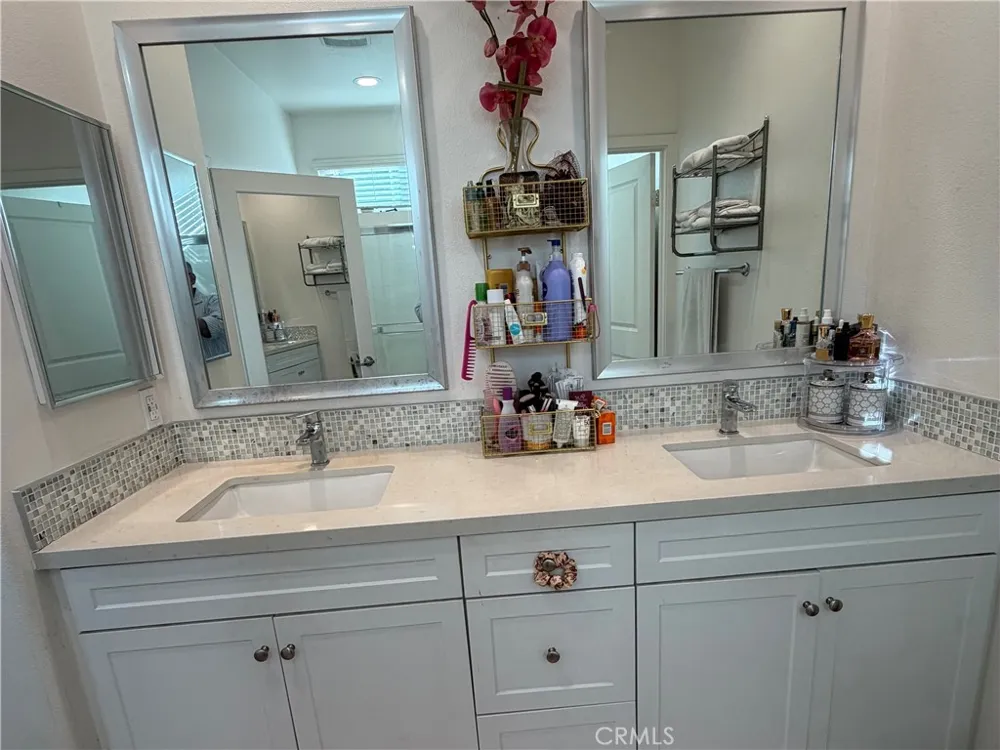 10349 Diamond Way Pacoima, CA 91331