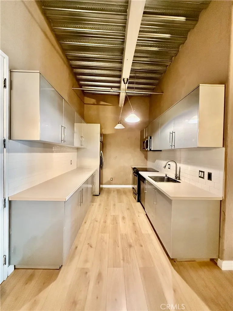 312 W 5th Street #1205 Los Angeles, CA 90013