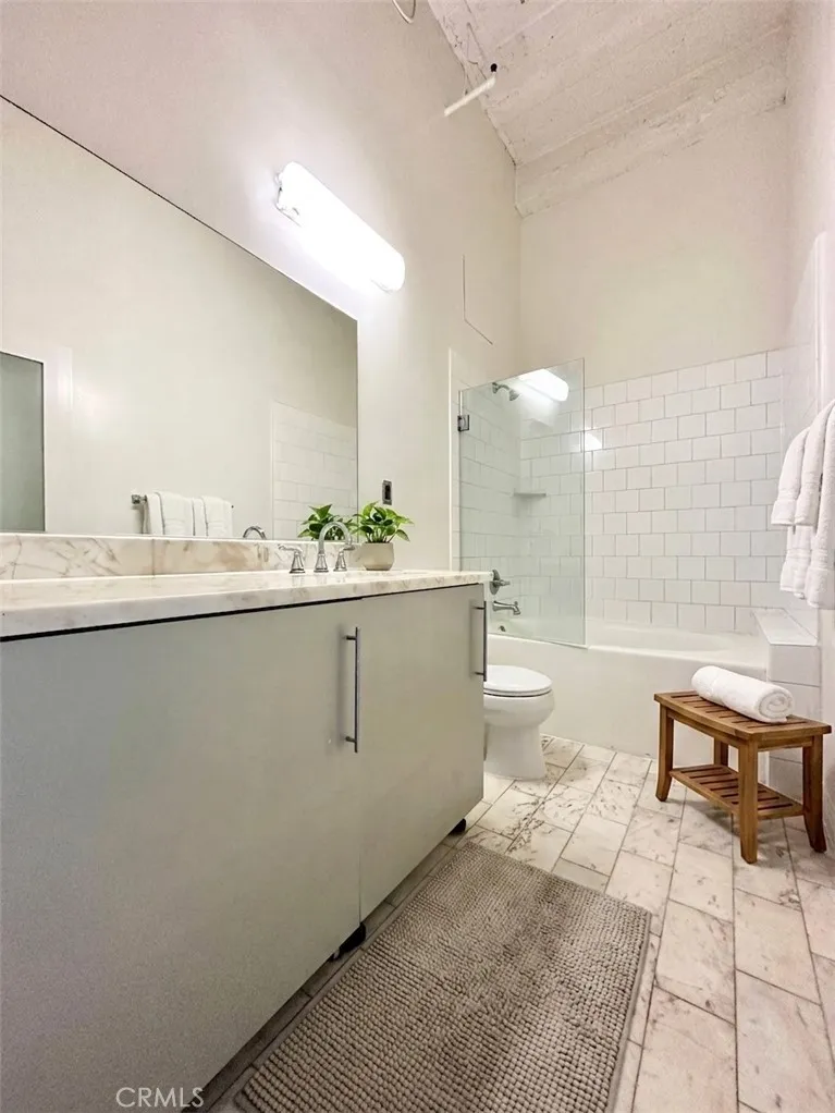 312 W 5th Street #1205 Los Angeles, CA 90013