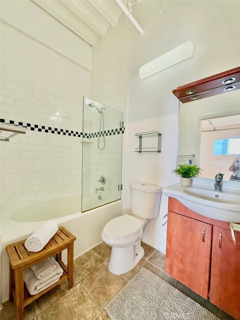 312 W 5th Street #1205 Los Angeles, CA 90013